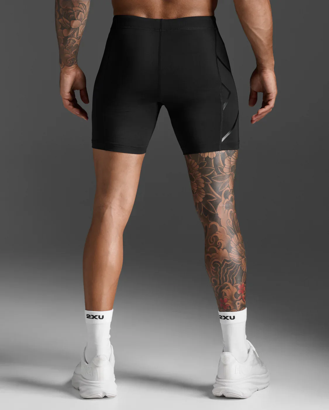 2XU Compression 1/2 Shorts Mens - Image 3